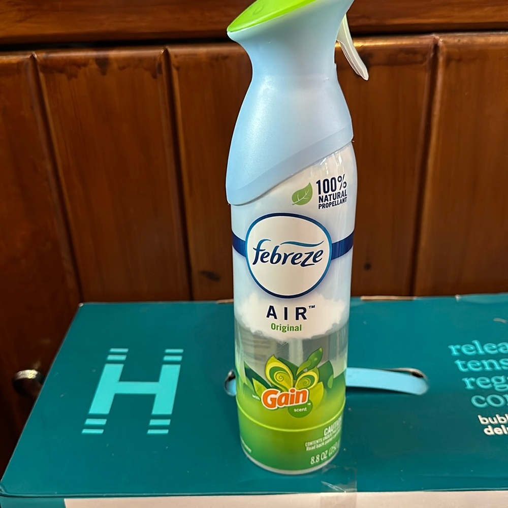 COPY - Febreeze air freshener - Picture 6 of 7